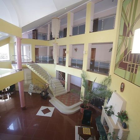 Sonyachna Polyana Hotel Exterior photo