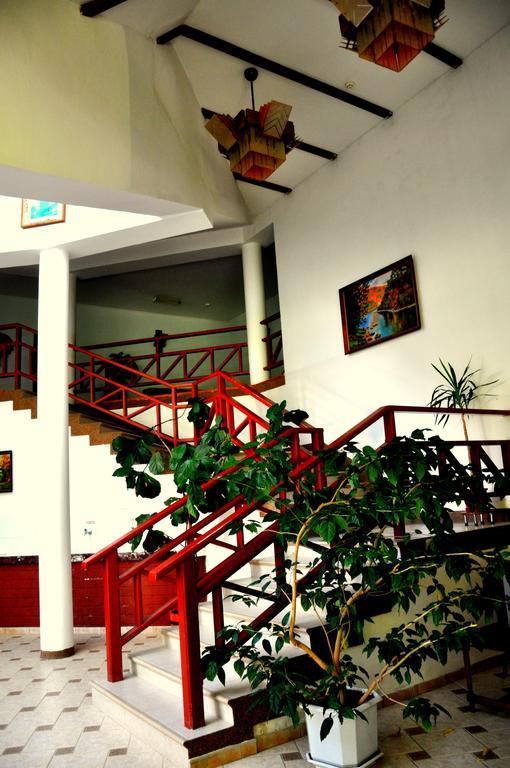 Sonyachna Polyana Hotel Exterior photo