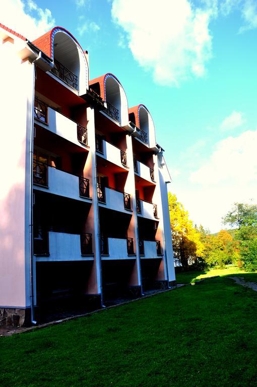 Sonyachna Polyana Hotel Exterior photo