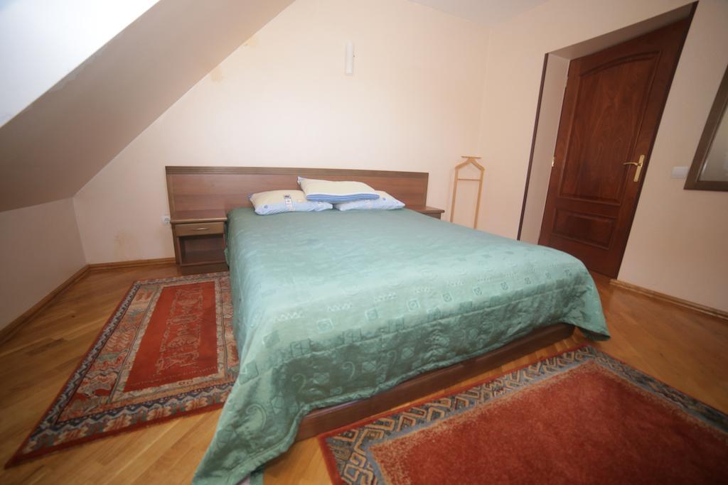 Sonyachna Polyana Hotel Room photo